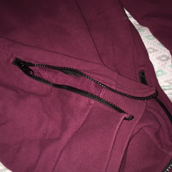 pullover - Picture 2 of 2